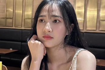Nữ HLV đầu tiên của Esports Việt khoe nhan sắc U30 khó tin