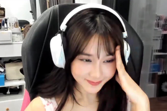 "Nàng thơ" nhà Gà hồng lần đầu công khai thân mật với trai đẹp, thực hư về "OTP" mới?