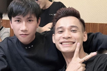 Streamer Độ Mixi liên tiếp "tung hint" cực chất, fan hài hước: Tộc ca 3 chi phí 0 đồng!