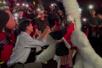 Trong chiến thắng của GAM Esports, bé "cáo chín đuôi" xinh đẹp được cầu hôn ngọt ngào