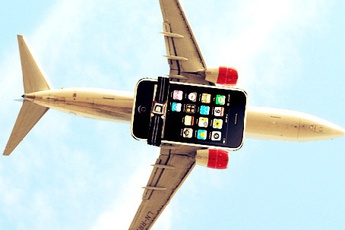 Chuyện lạ có thật, iPhone rơi ra từ độ cao hơn 4.000m trên chuyến bay, vẫn "bình an vô sự"