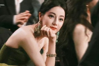 Địch Lệ Nhiệt Ba bị chê giả tạo