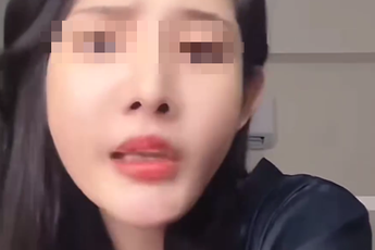 Bóng hồng Liên Quân khiến fan vỡ mộng: nhan sắc không app, "cãi tay đôi" với người xem