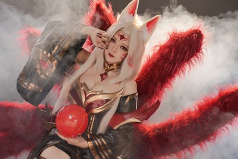 Dàn gái xinh khiến Ahri hot trở lại, màn cosplay gây "bão like" vì quá nóng bỏng