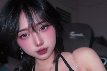 Mercury Nguyen "comeback", thả dáng "đốt mắt" khiến CĐM thích thú