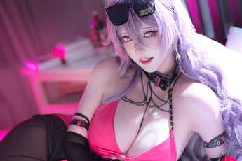 Hot coser sở hữu 3 triệu follow biến hình thành "bò sữa" khiến fan không thể "chống đỡ"