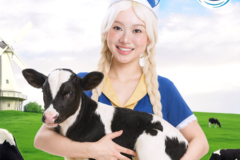 Chọn lối đi riêng, hot girl nhập vai "chăn bò" đón Halloween khiến fan cười nắc nẻ