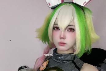 Biến hình thành Aya, hot coser khiến anh em game thủ mê mệt vì "to hơn bản gốc"