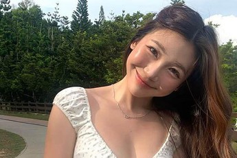 Hot girl 2k4 sở hữu nhan sắc ngây thơ nhưng body đẹp như nữ thần Hy Lạp