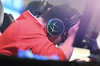 Tuyển thủ Việt Nam gục đầu bật khóc vì vụt mất HCV Audition, "trốn" ra ngoài khóc, 1 tiếng sau lại vô địch mới đỉnh!