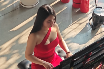 Phát hiện Pan Piano “version Việt Nam”, chỉ ngồi chơi đàn mà khiến hàng triệu anh em game thủ xao xuyến