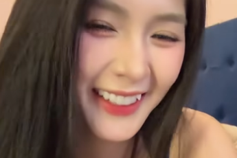 Quỳnh Alee tung video hấp dẫn, "trêu đùa trái tim" 500 anh em viewer