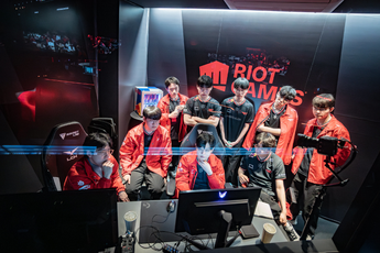 Giữa drama T1 - Gumayusi, một "thủ phạm" vẫn đang im lặng nhưng "được" cộng đồng bỏ qua