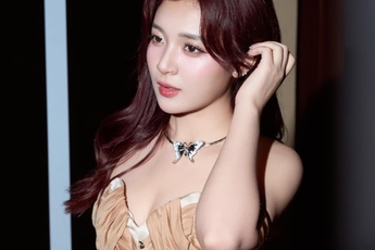 Nữ MC tuyệt sắc tự tin khoe mặt mộc