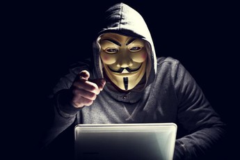 Fanpage 4 triệu follow của Liên Quân bất ngờ “bị hack”, CĐM hoang mang trước các thông tin lạ