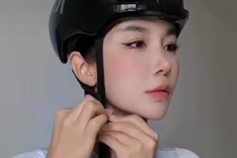Lên đồ tập xe đạp, hot girl thu hút cả triệu view với vóc dáng “mượt” đến khó tin