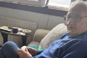 90 tuổi vẫn đam mê “cày cuốc”, game thủ lão làng này “nghiện” một bom tấn đặc biệt