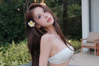 TikToker Hà Môi tung bộ sưu tập loạt ảnh diện bikini hút mắt, nóng hơn cả thời tiết!