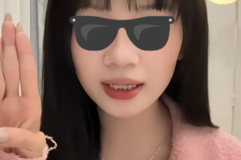 Động thái mới nhất của "nữ trợ lý drama" sau lùm xùm đời tư của "sếp"