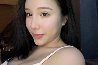 "Streamer phú bà" không vui, dân tình lầy lội réo gọi tình cũ