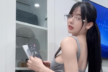 "Hot girl 14s" khoe góc nghiêng "thần thánh", fan ngỡ hình tạo từ AI