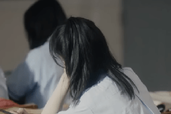 Visual thời đi học của búp bê đẹp nhất Trung Quốc: Da trắng mặt nhỏ mắt to, bao nhiêu cái đẹp tụ hết vào một người
