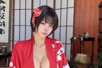 Đau chân buộc phải ngồi xe lăn, hot girl Nhật Bản vượt qua mặc cảm, vươn lên tỏa sáng đầy nghị lực