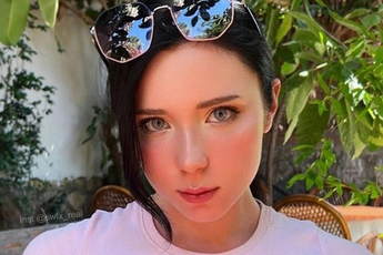 Chán đóng phim, nữ diễn viên chuyển hướng cosplay, fan ngỡ ngàng vì nhìn cứ... "không quen"