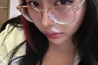 Không làm "content" nấu ăn, Zin thử thách trang điểm với máy mát xa rung và phản ứng của fan nam