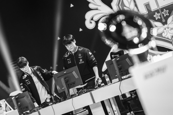 Chiến thắng chóng vánh nhưng T1 vẫn trở thành "nguồn content" vì bug "khó đỡ"