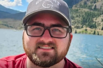 "Quẹt" app hẹn hò 2 triệu lần, người đàn ông này chỉ được kết đôi với 1 người duy nhất!