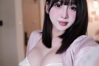 Theo trend "Hồng tỷ", hot girl bị đồn đoán tình trường "16.000 anh"