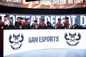 BLV Hoàng Luân bất ngờ "var" thẳng một sao GAM ngay trên kênh stream