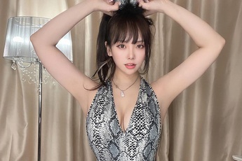 Nữ idol livestream sốc sau một tháng thử việc, "bóc phốt" sự thật phũ phàng, hé lộ góc khuất kinh hoàng của nghề thần tượng