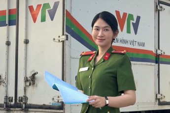 Hiếm lắm mới có mỹ nhân Việt để mặt mộc đẹp không lối thoát, bảo sao 10 triệu fan say như điếu đổ