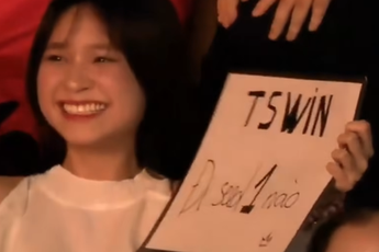 Lọt khoảnh khắc "thần sầu", fan nữ trong sáng như Bạch nguyệt quang, thậm chí được ví giống nàng MC số 1 LMHT