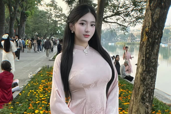 Đón Tết sớm với bộ ảnh áo dài, hot girl 2k7 nhận “bão like” nhờ nhan sắc mê mẩn