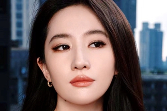 Lưu Diệc Phi lộ nhân cách thật khi bị phóng viên sàm sỡ giữa họp báo