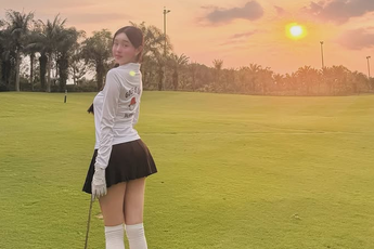 Đi đánh golf, nàng hoa hậu bất ngờ viral với outfit không thể táo bạo hơn
