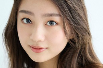 Mỹ nhân 16 tuổi bị "đóng băng" sự nghiệp vì hút thuốc, uống rượu khi chưa đủ tuổi