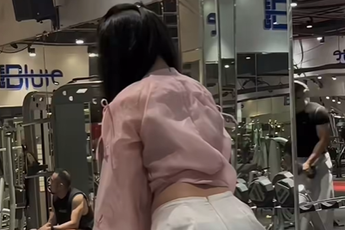 Nghỉ Tết nhưng không quên giữ dáng, nữ gymer khiến người xem "choáng" khi mặc áo dài "quẩy" ở phòng tập