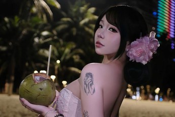 Chán cosplay, nữ coser "đổi gió" đón hè bằng một bộ ảnh mới
