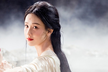 Ai là đệ nhất mỹ nhân cổ trang, hỏi cả triệu người cũng chỉ 1 đáp án: Góc nào cũng đẹp siêu phàm thoát tục