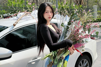 Lê Bống trổ tài "múa quạt" cực nghệ, fan phấn khích khen ngợi hết lời