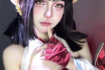 Tái xuất, nữ coser tung ảnh chấn động khiến fan nam "đứng hình" ngắm nhìn cả tiếng đồng hồ!