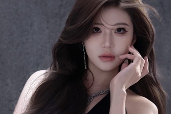 Đổ bộ bất ngờ, nữ idol triệu follow khiến fans Việt "đứng ngồi không yên"