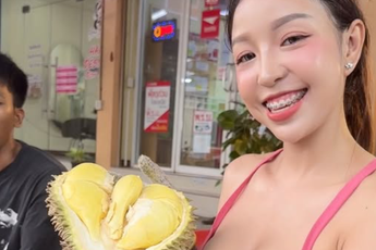 Ngồi bán sầu riêng nhưng có vóc dáng như hoa hậu, hot girl bất ngờ trở thành tâm điểm chú ý
