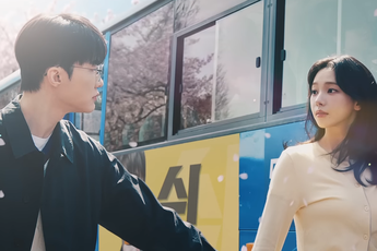 Faker "tình tứ" cùng Karina khiến cộng đồng mạng bùng nổ
