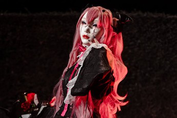 Giấu kín mặt, nữ coser vẫn "ghi điểm" tuyệt đối với bộ sưu tập cosplay ấn tượng