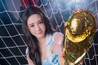 Tây Ban Nha vô địch nhưng Messi mãi ở trong tim, hot girl "lên đồ" ăn mừng khiến CĐM thích thú